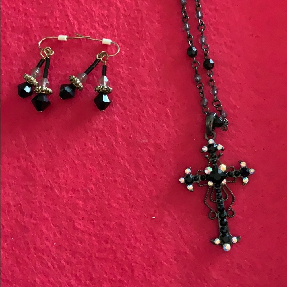 Necklace and earrings set
